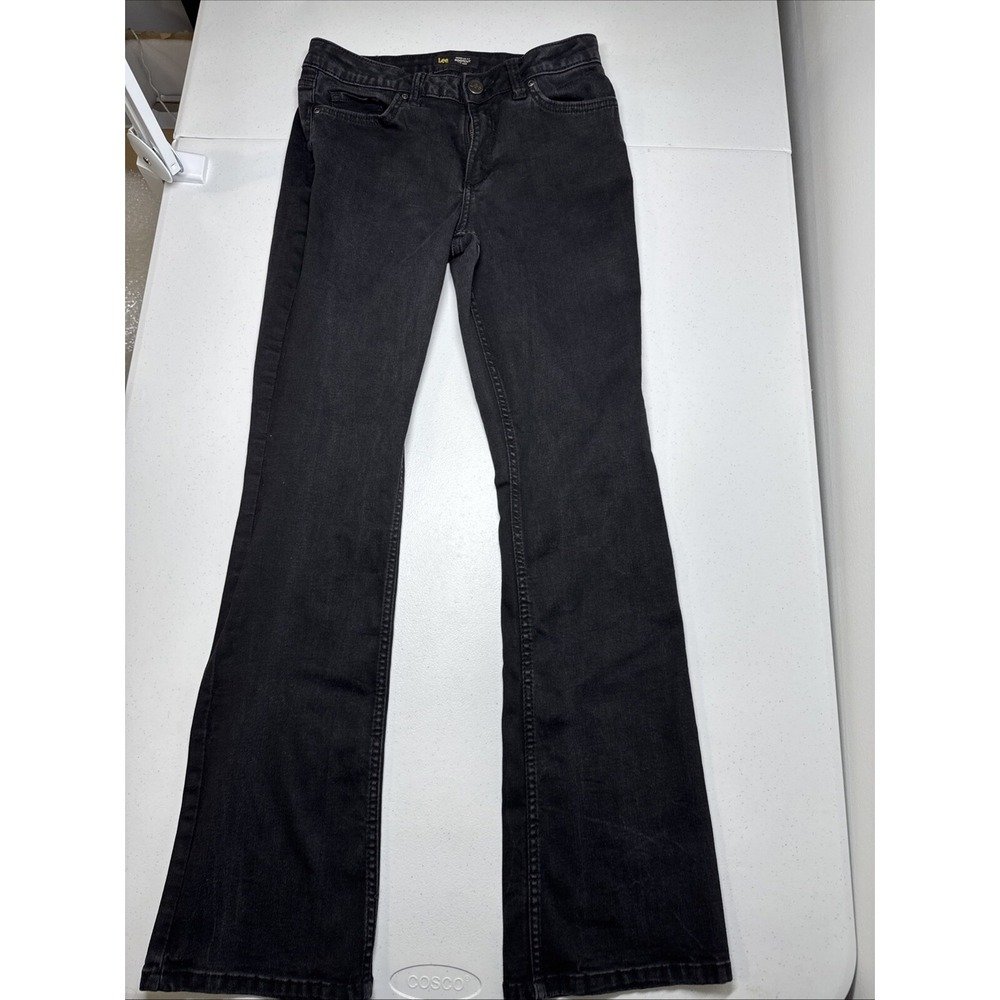 Lee's Woman's Black Jeans, Size 6, Regular fit boot cut, Mid Rise